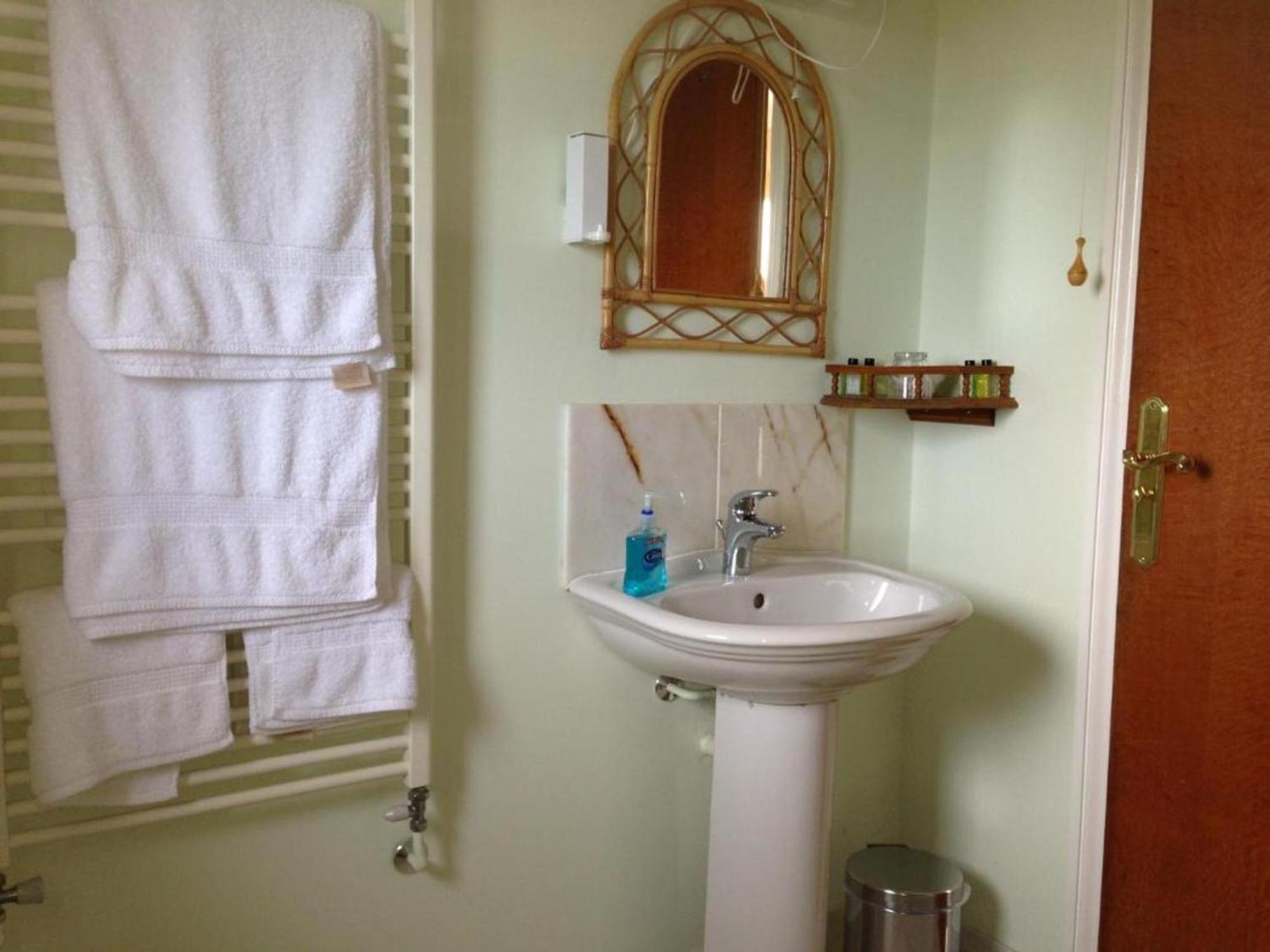 Room In Guest Room - Orchard Manor, Fore Street, Probus Truro Ngoại thất bức ảnh